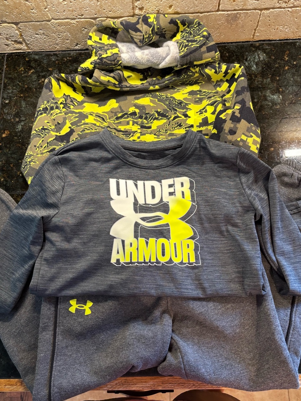 Under Armour Gray & Neon Yellow Boys' Logo Sweatshirt Set BUNDLE